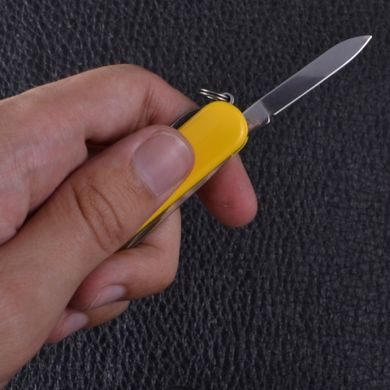 Нож складной, мультитул Victorinox Classic SD (58мм, 7 функций), желтый 4 купить